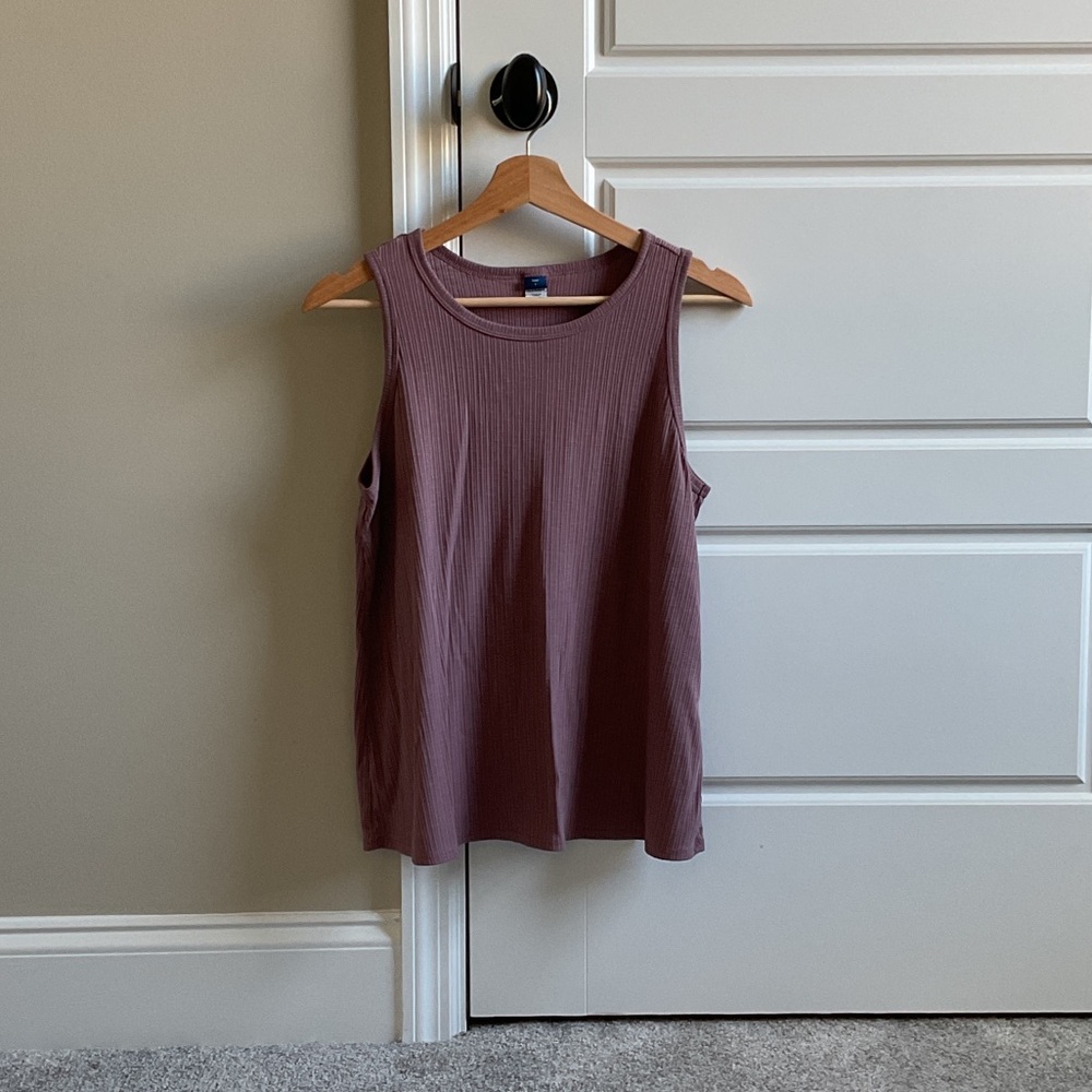 Old Navy Ribbed Tank Top in Plum
